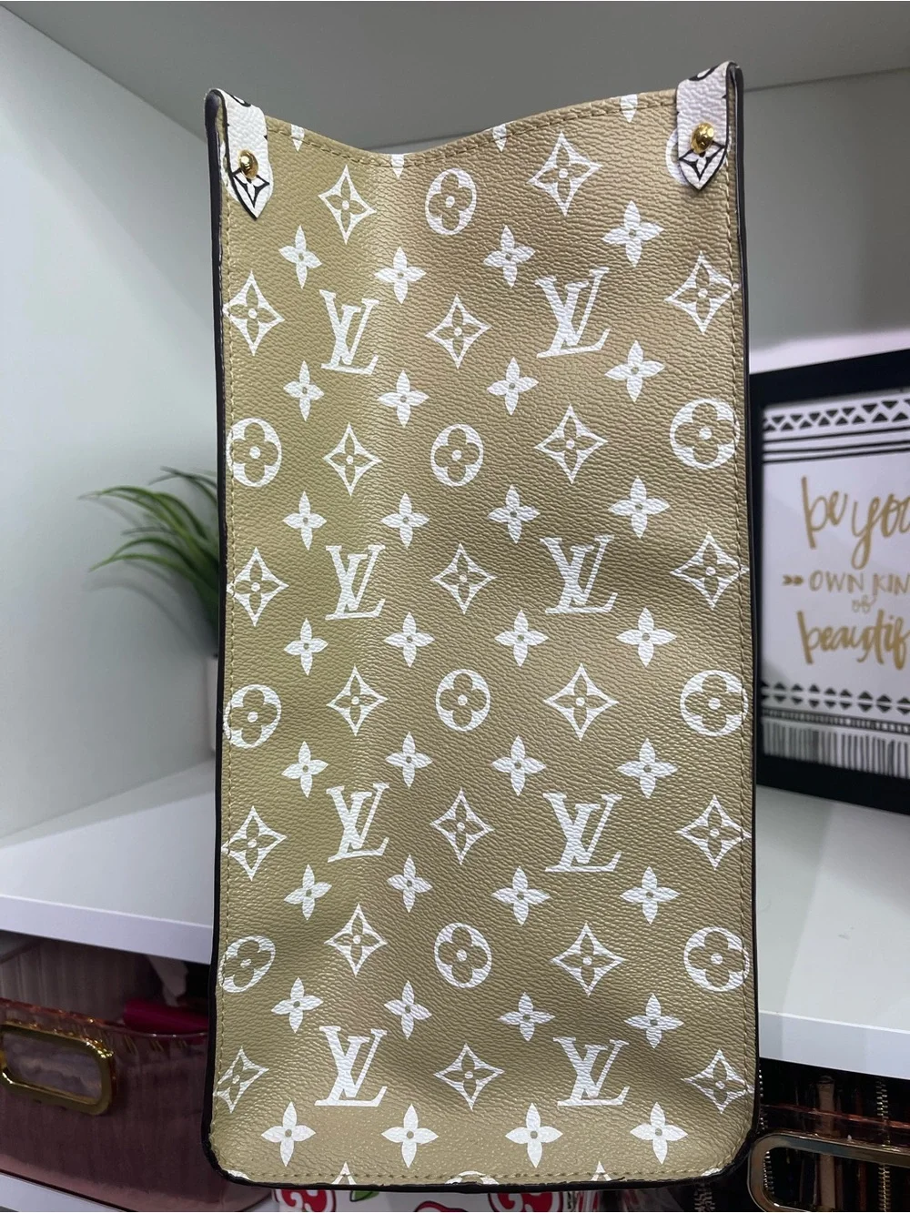 Louis Vuitton spacious louis